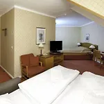 Quality And 酒店 哈山
